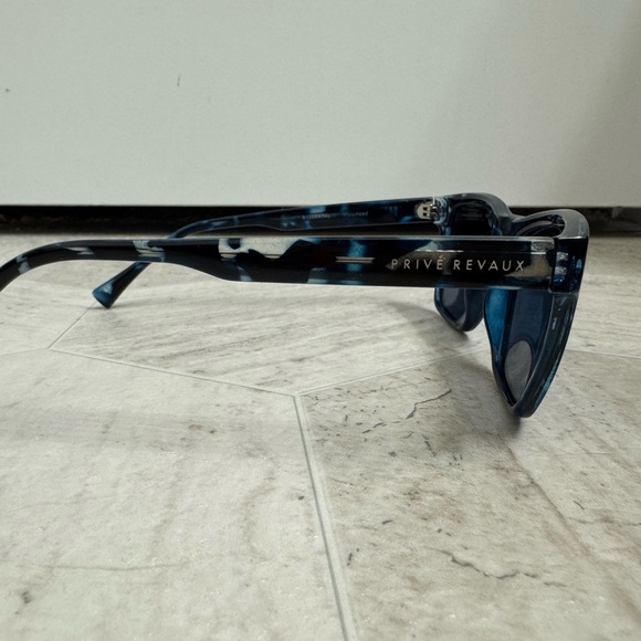 Privé Revaux Sunglasses - The Beau - Women’s - Picture 4 of 4